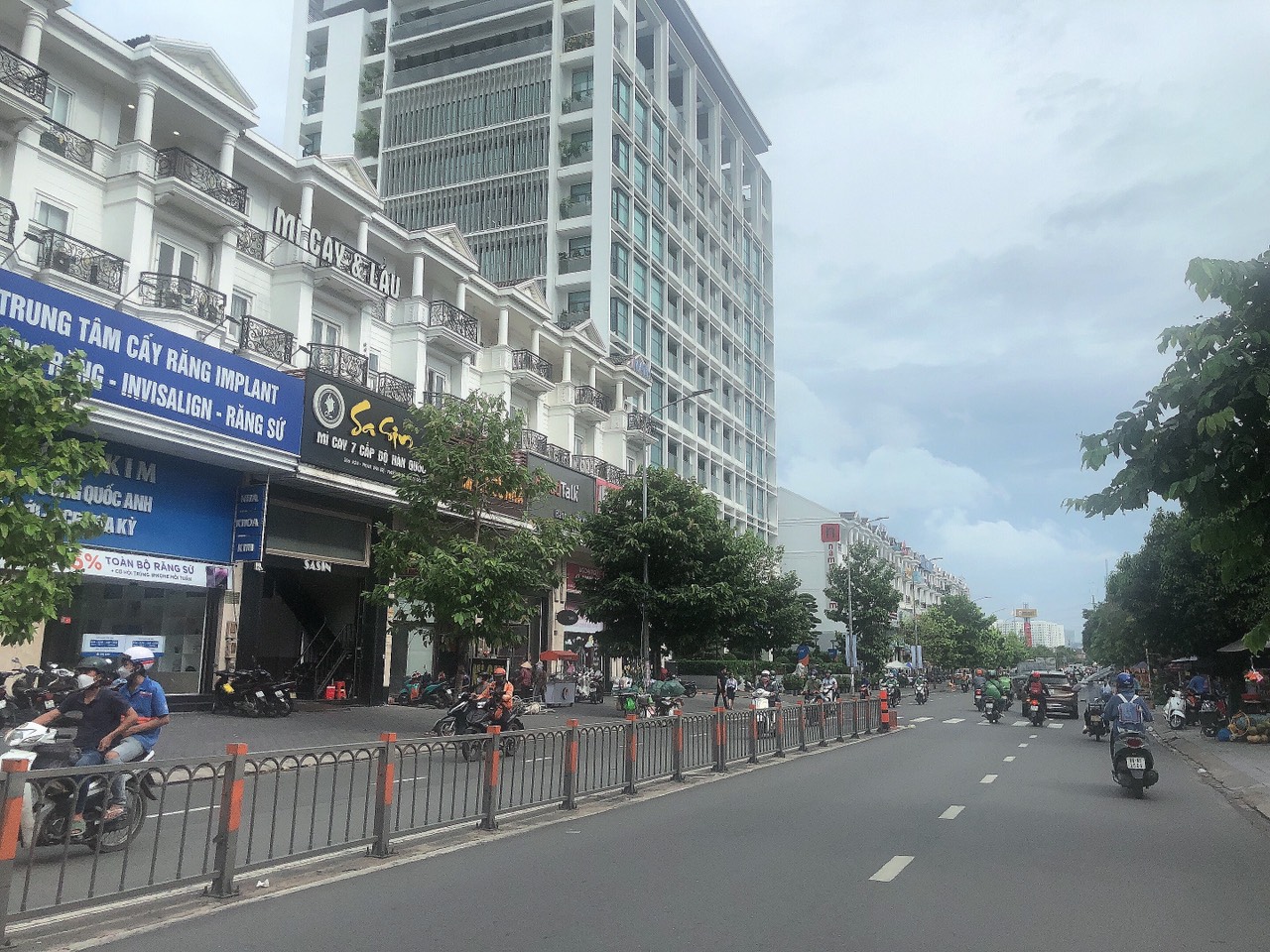 Nhà phố 4 tầng đẹp HXT Phan Văn Trị, 90m2, ngang 4.5m, gần chợ, chỉ 8.7 tỷ. - Ảnh chính