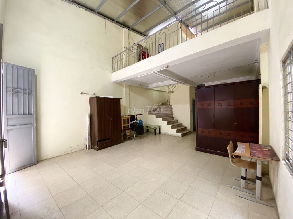 Cho thuê nhà riêng thoáng mát 40 m2 + lửng 15 m2 tại Ngõ 123 Ngọc Hồi, Hoàng Mai - Ảnh chính