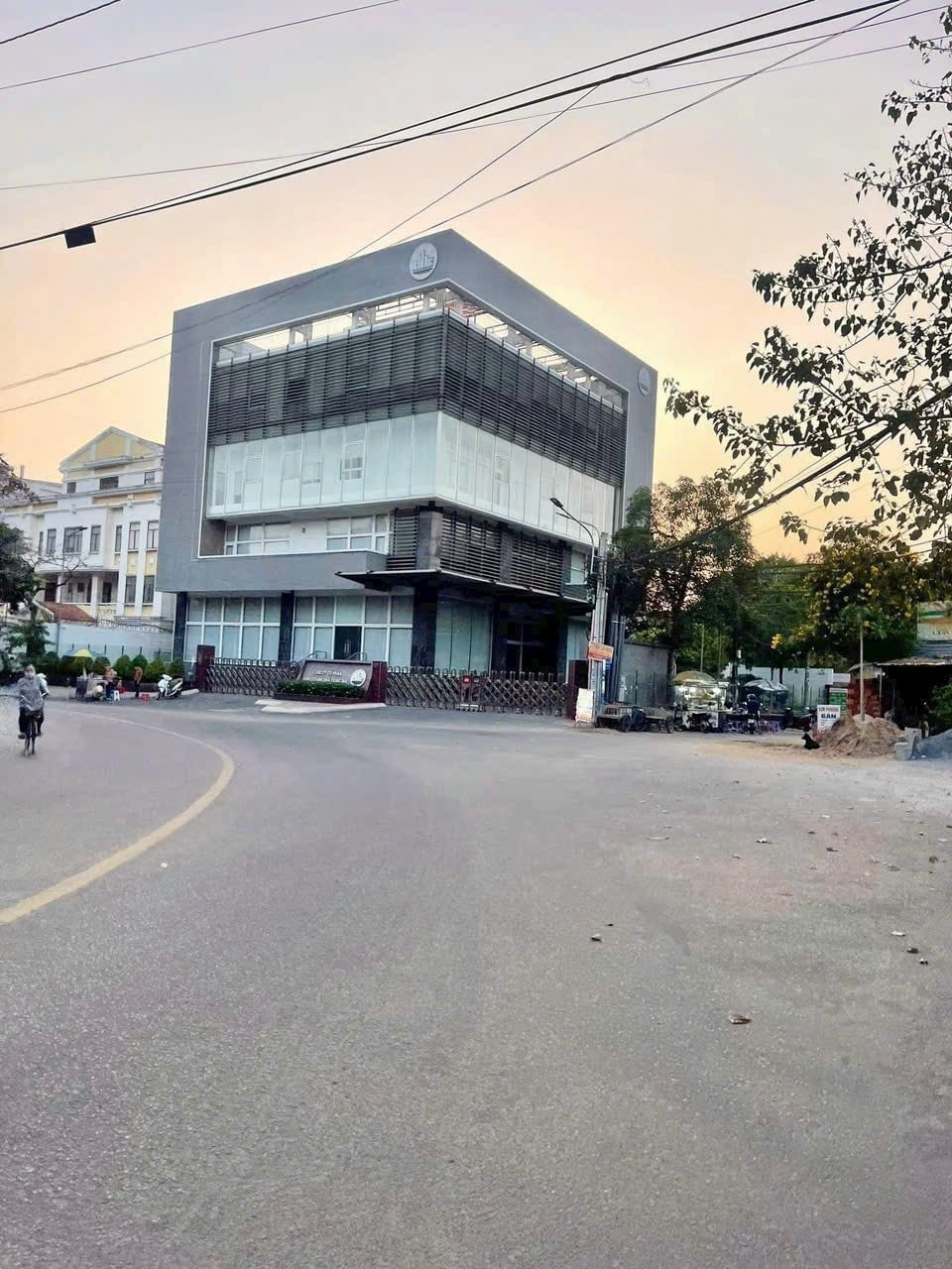 Bán nhà 2mt 69m2 hẽm ô tô đường Phan Đình Phùng,p.Quang Vinh,Biên Hòa - Ảnh chính