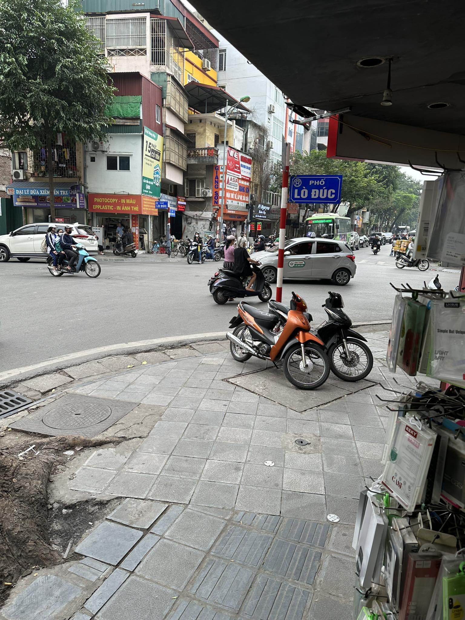 Cho thuê cửa hàng mặt phố tầng 1 đoạn ngã tư Lò Đúc Nguyễn Công Trứ Hai Bà Trưng Hà Nội - Ảnh chính