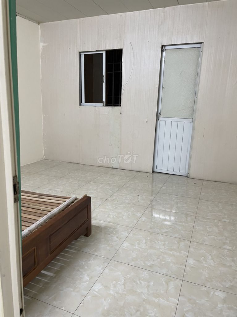 Chính chủ Cho thuê căn hộ chung cư khu vực đường Nguyễn Chí Thanh , hồ Ngọc Khánh. - Ảnh 2
