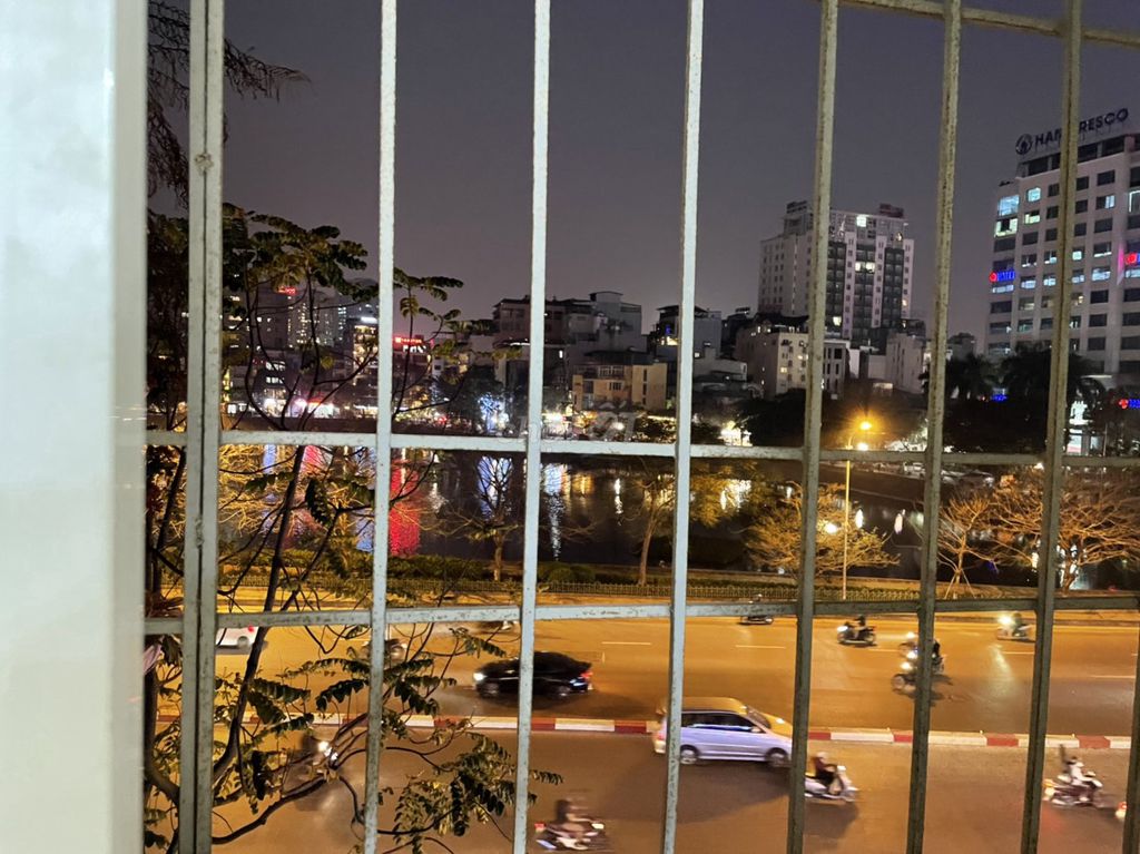 Chính chủ Cho thuê căn hộ chung cư khu vực đường Nguyễn Chí Thanh , hồ Ngọc Khánh. - Ảnh 4
