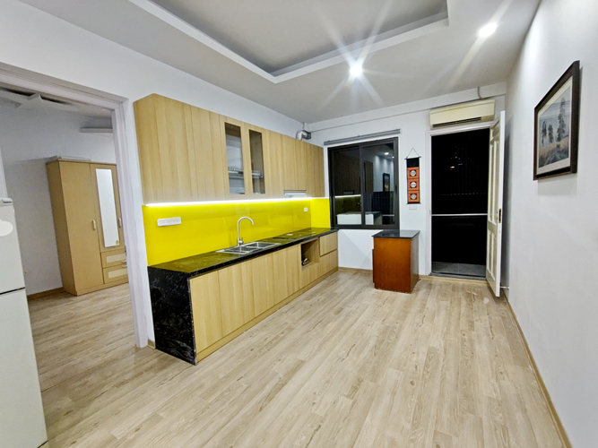 Cho thuê căn hộ 2PN, 2VS Chung cư 35 Láng Hạ, Ba Đình, Hà Nội. Vị trí đẹp, tiện nghi, an ninh - Ảnh chính