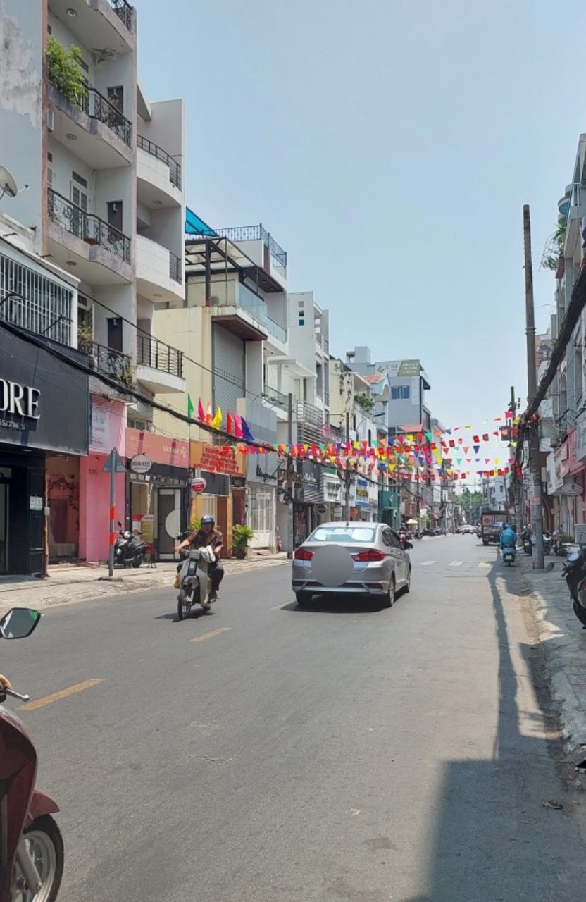 Phú Nhuận, Huỳnh Văn Bánh, Hẻm nhựa xe hơi tránh, 5 tầng, 4PN - Ảnh chính