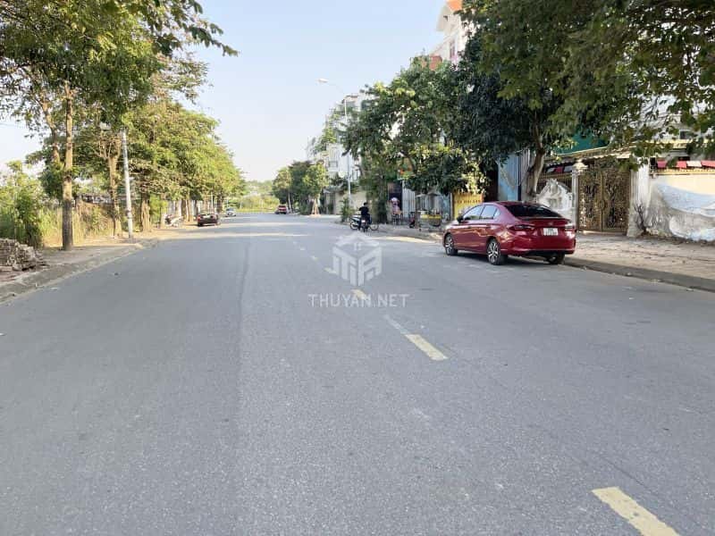Bán đất mặt phố Nguyễn Khiêm Ích - DT: 140m2, mặt tiền 7m, đường 22m - View UBND Quận - Ảnh chính