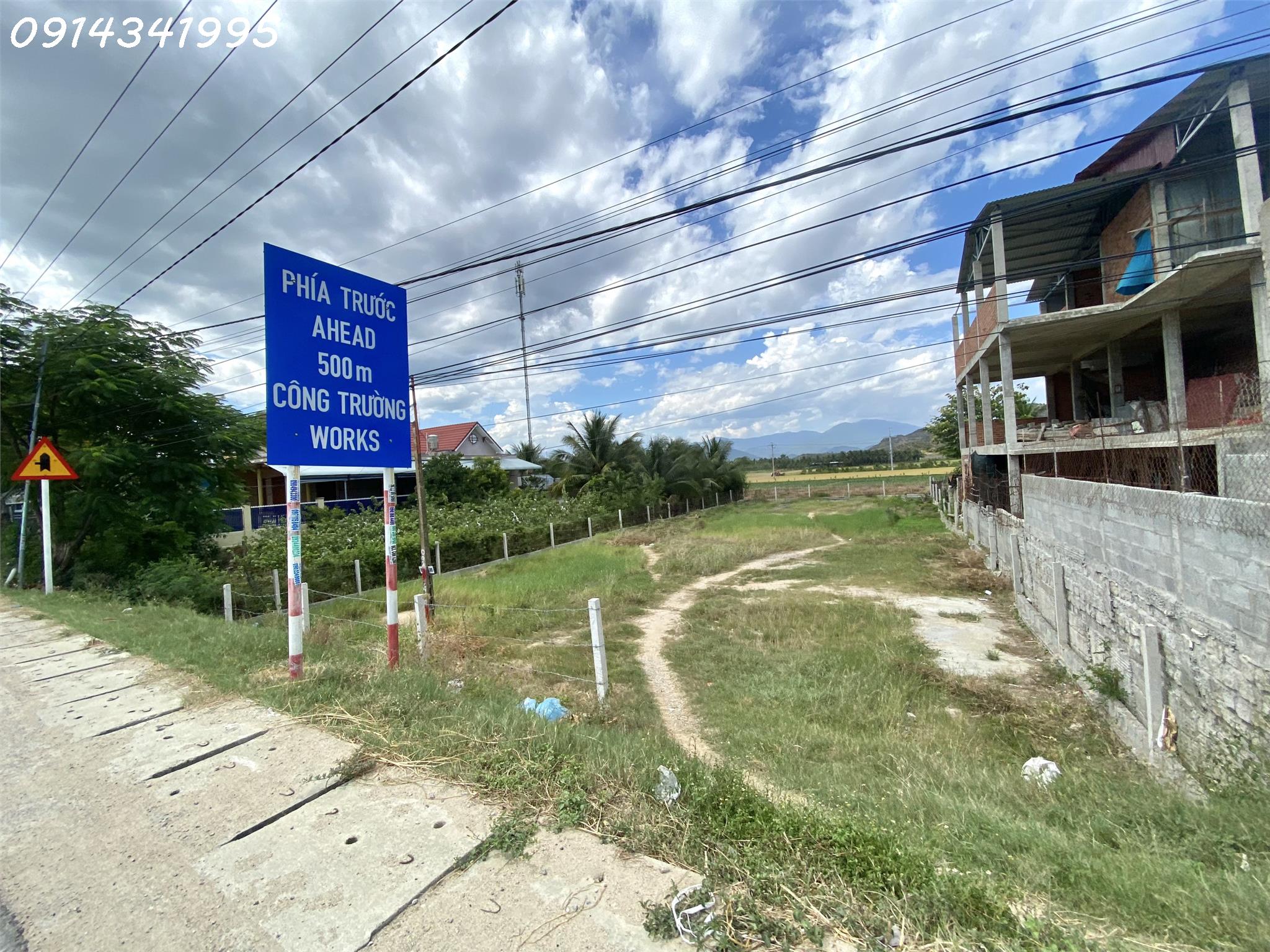 Nút giao cao tốc Ninh Thuận. Mặt đường QL27A, 20x50m sân bay Thành Sơn 5km, QL1 6km - Ảnh 3