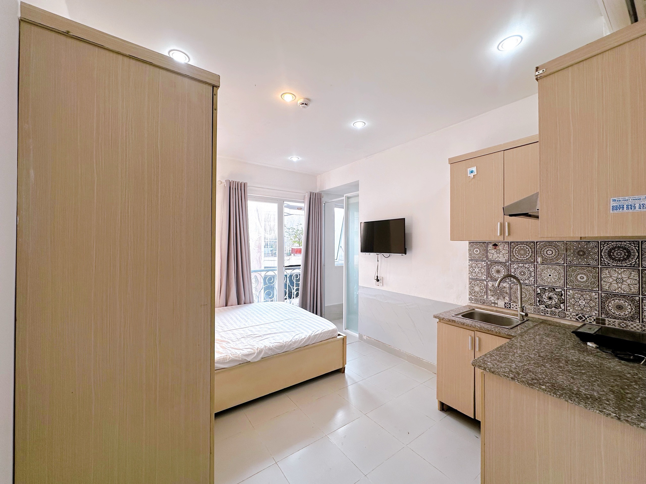 Cho thuê căn hộ dịch vụ - 122 Đặng Văn Ngữ, Phú nhuận, TP HCM - Ảnh chính