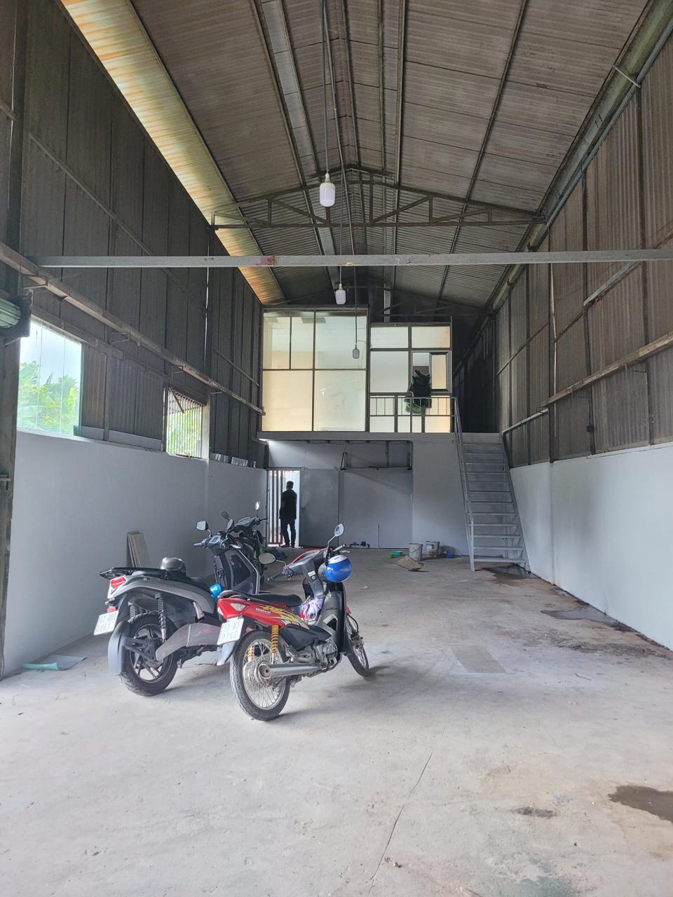 Bán nhà xưởng Vườn Lài P. An Phú Đông Quận 12, 186m2, giá chỉ 1x tỷ - Ảnh chính