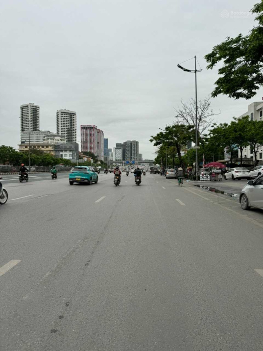 Bán nhà Phạm Văn Đồng - Cầu Giấy 95m MT15m Ô tô KDVP Nhỉnh 23 tỷ - Ảnh chính
