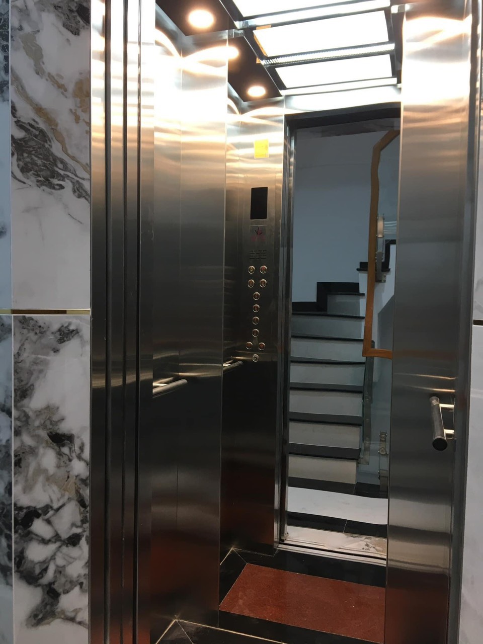 Bán Căn Hộ Dịch Vụ, Thái Phiên, Q11, 6 tầng, có sẵn dòng tiền 35 triệu tháng,có thang máy, sổ - Ảnh 1