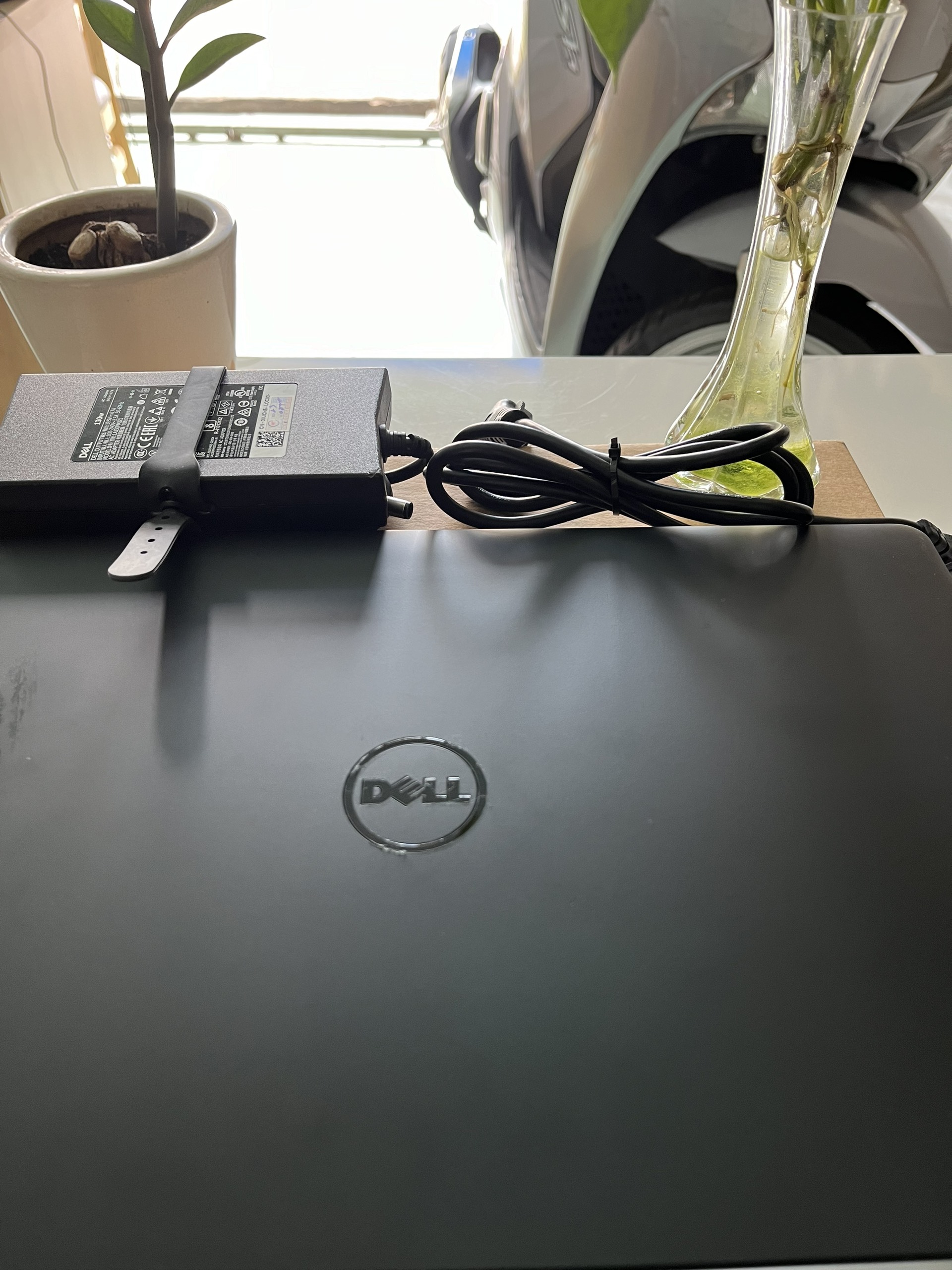 Laptop Dell 5570 i7 7600 - Hiệu suất Ưu Việt, Giá Rẻ Tại Bình Dương  Lê Nguyễn Telecom - Ảnh chính
