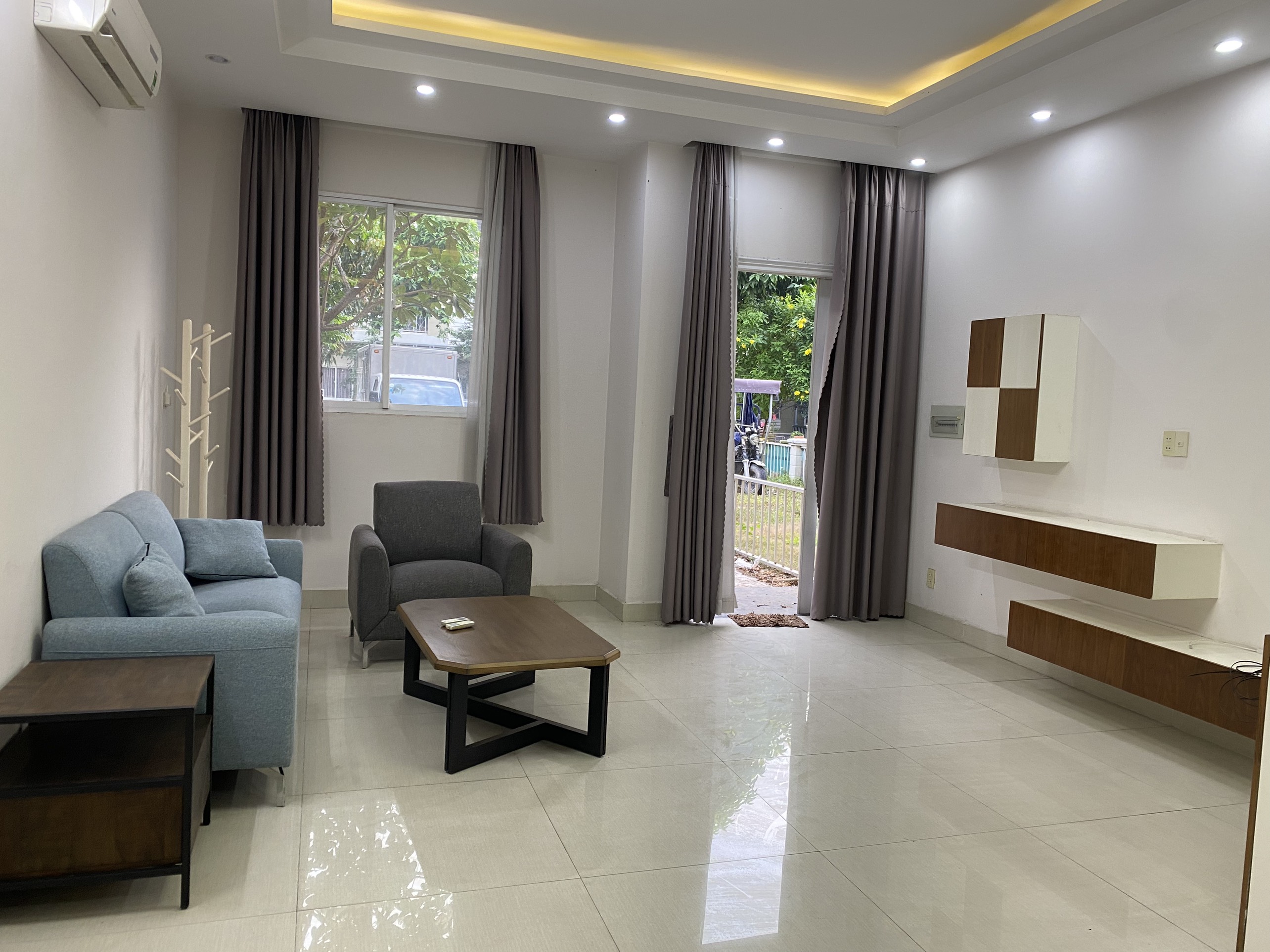 Cho thuê căn biệt thự vườn 150m2, nội thất hiện đại tại Làng Chuyên gia The Oasis, Thuận An, BD - Ảnh 2