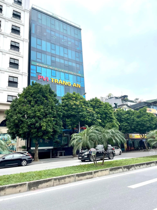 Bán nhà mặt phố Hồng Tiến 95m2 - MT quyền lực vỉa hè đá bóng - kinh doanh sầm uất TC hơn 30 tỷ - Ảnh chính