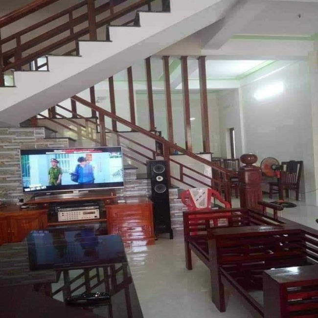 Cho thuê nhà 2 tầng đẹp mĩ mãn tại số 93 Trương Pháp, Hải Thành, TP Đồng Hới - Ảnh 1