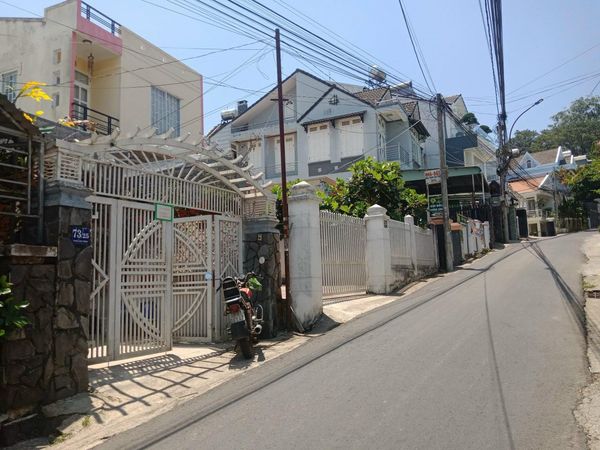 Bán nhà hẻm nhựa đường Phan Chu Trinh Đà Lạt 121m2 - Ảnh 1