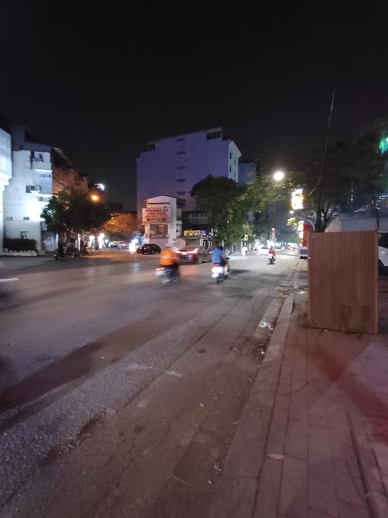 Mặt phố Nguyễn Thái Học, phường Cát Linh, mặt tiền 5,7m giá 17,5 tỷ - Ảnh chính