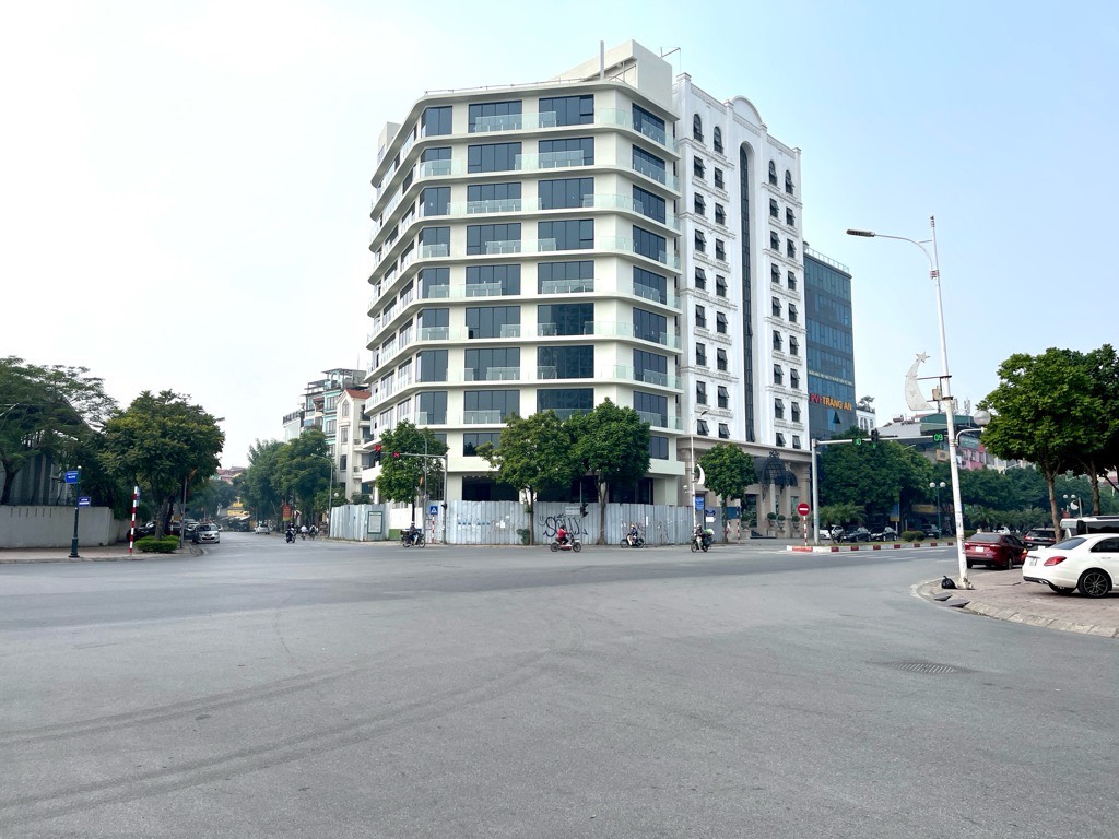 nhà mặt phố Hồng Tiến 90m x 6 tầng, mặt tiền 7m, thang máy, kinh doanh đắc địa - Ảnh 1