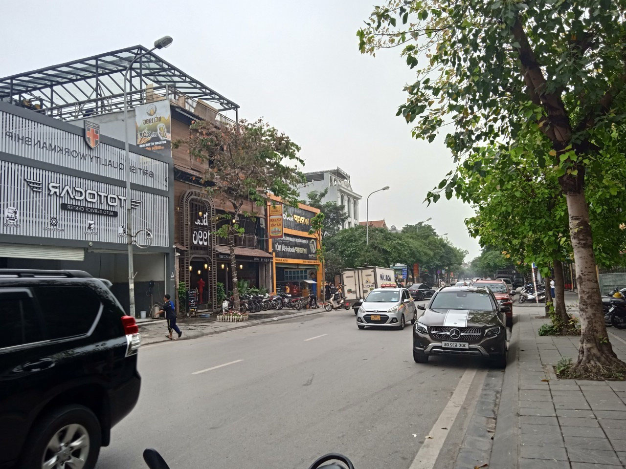Siêu vip mặt phố Việt Hưng, Long Biên, vỉa hè kinh doanh sầm uất, 350m, mặt: 12m, 60 tỷ - Ảnh 1