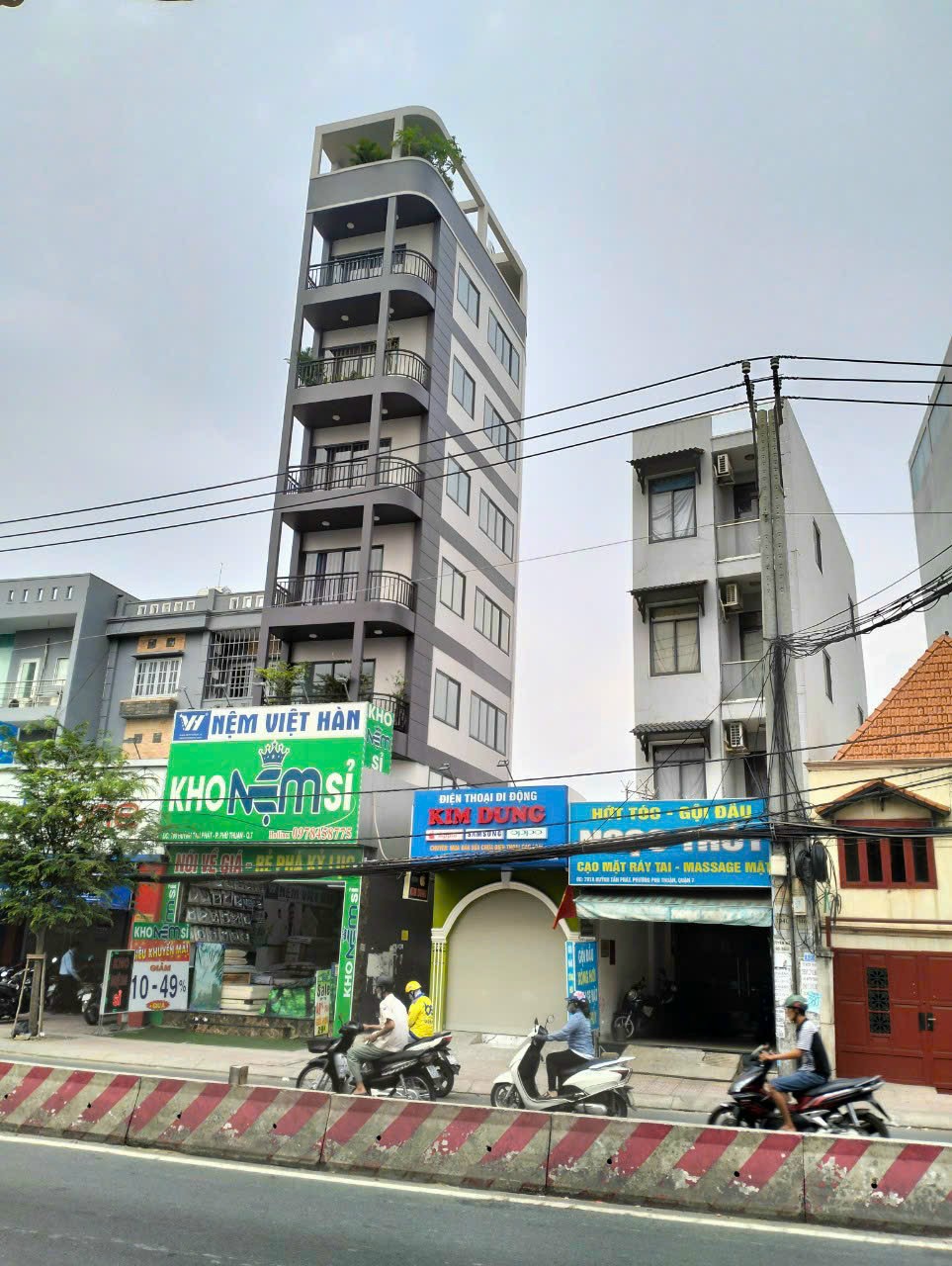 Bán tòa nhà góc 2 MT số 789 Huỳnh Tấn Phát, P.Phú Thuận, Q7. Lh:0933906909. - Ảnh chính