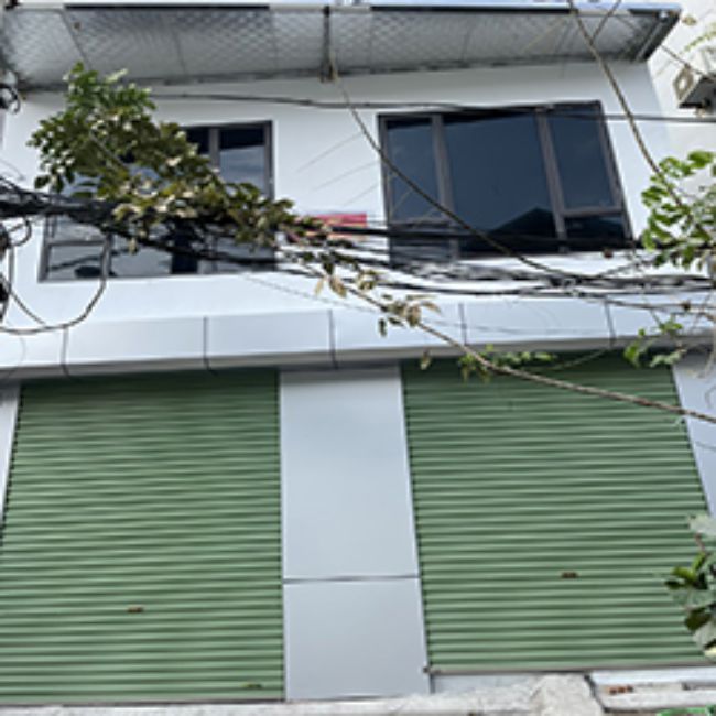 Cho thuê dài hạn nhà riêng 2 tầng, mới xây xong, 2 mặt tiền Đường Nguyễn Văn Cừ, Phường Bồ Đề - Ảnh chính