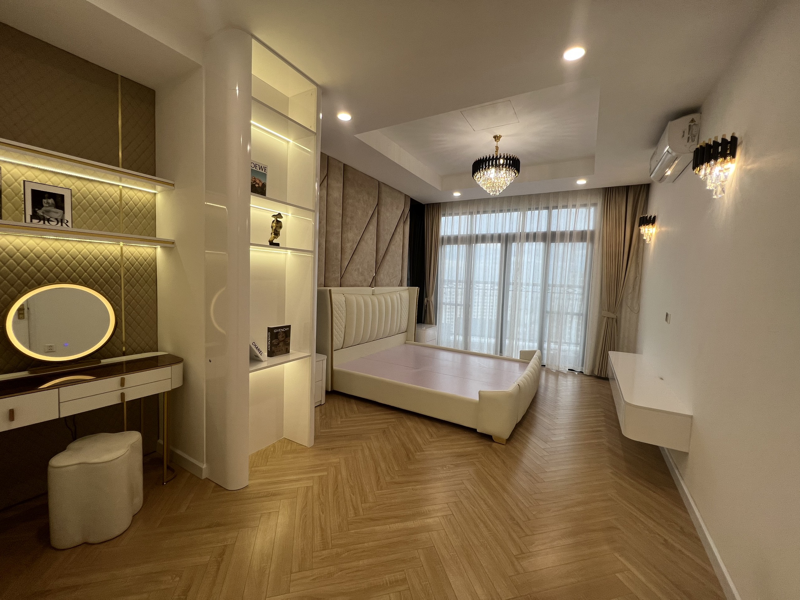 Siêu hiếm bán căn penthouse Vinhomes Royal City - Nguyễn Trãi - full đồ mới tinh - chỉ nhỉnh 10 tỷ - Ảnh 1
