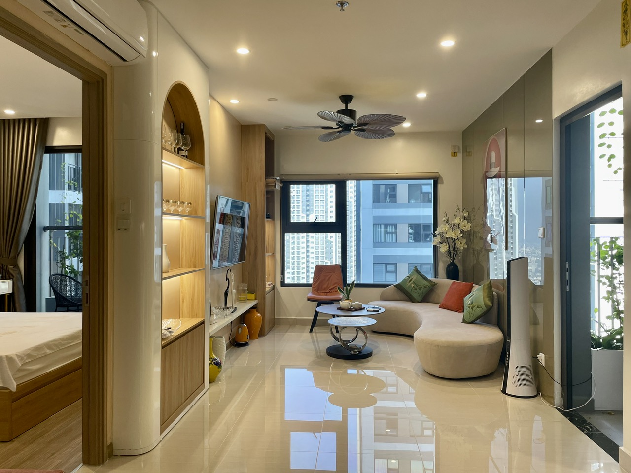 Bán gấp căn hộ 2PN2VS full nội thất xịn tại Vinhomes Smart City - Ảnh chính