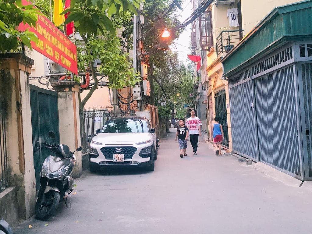 Bán nhà Hoàng Quốc Việt, ngõ thông, gần phố, ô tô tránh cách 5m, 40m nhỉnh 9 - Ảnh chính