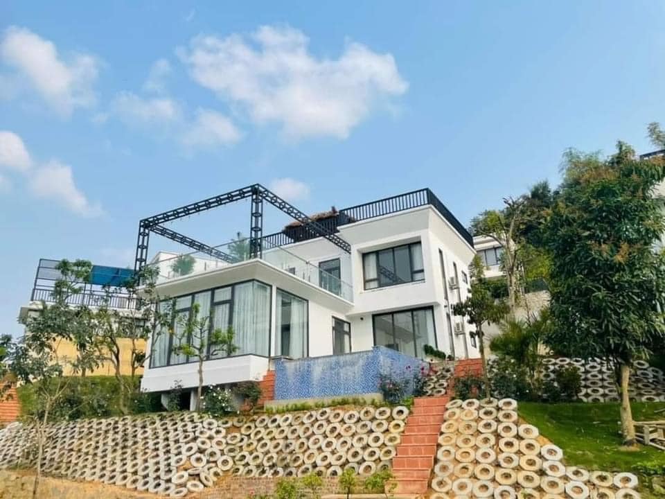 BÁN VILLAS 4 PN - CÓ BỂ BƠI RIÊNG - 300M2 CẢ NHÀ VƯỜN CỰC CHILL - SỔ ĐỎ CHÍNH CHỦ - GIÁ 6,2 TỶ - Ảnh 1