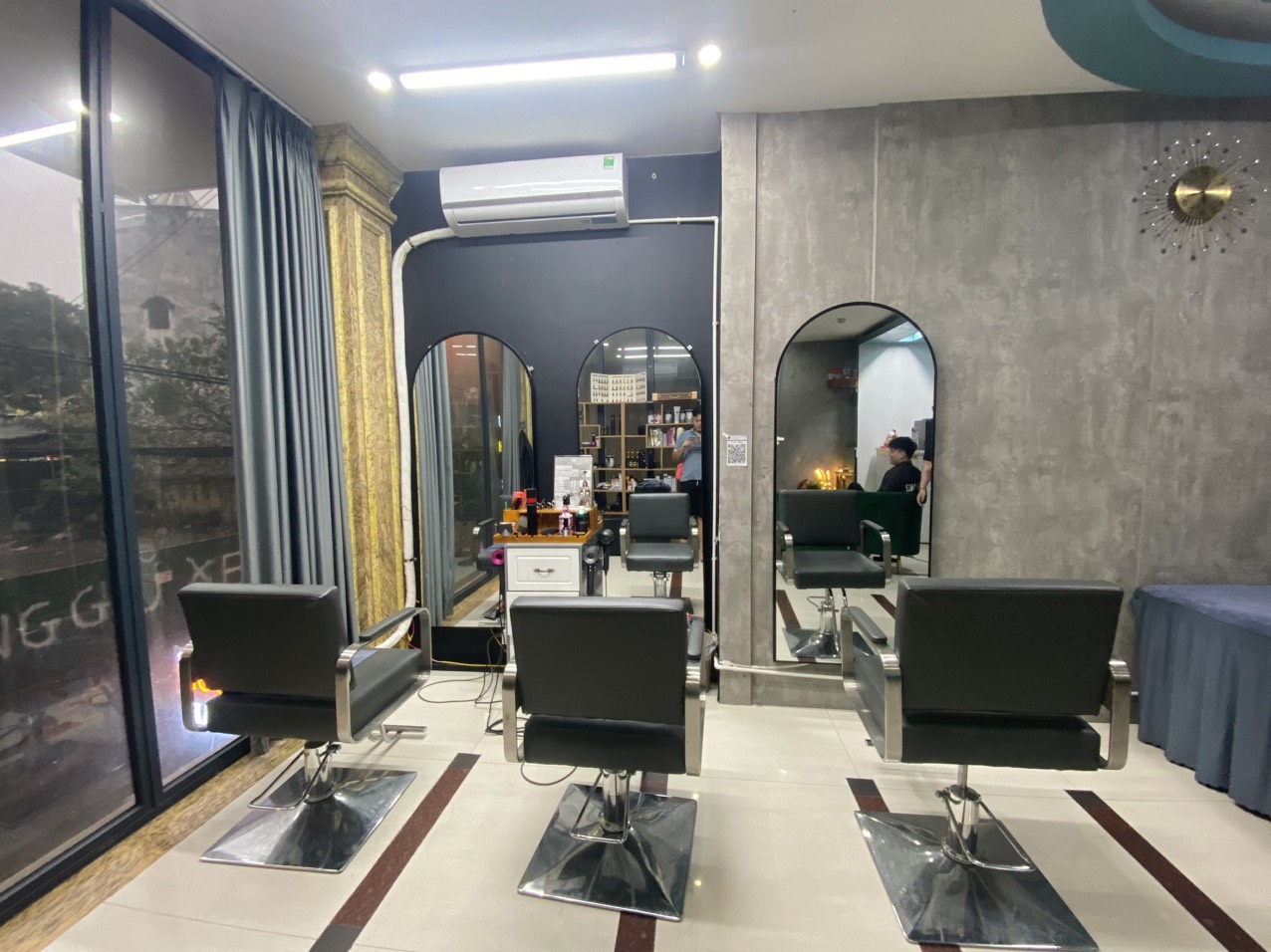 Em có 1 mặt bằng kinh doanh salon&spa cần sang nhượng do chủ mua nhà nên chuyển về nhà làm. Hoặc - Ảnh 3