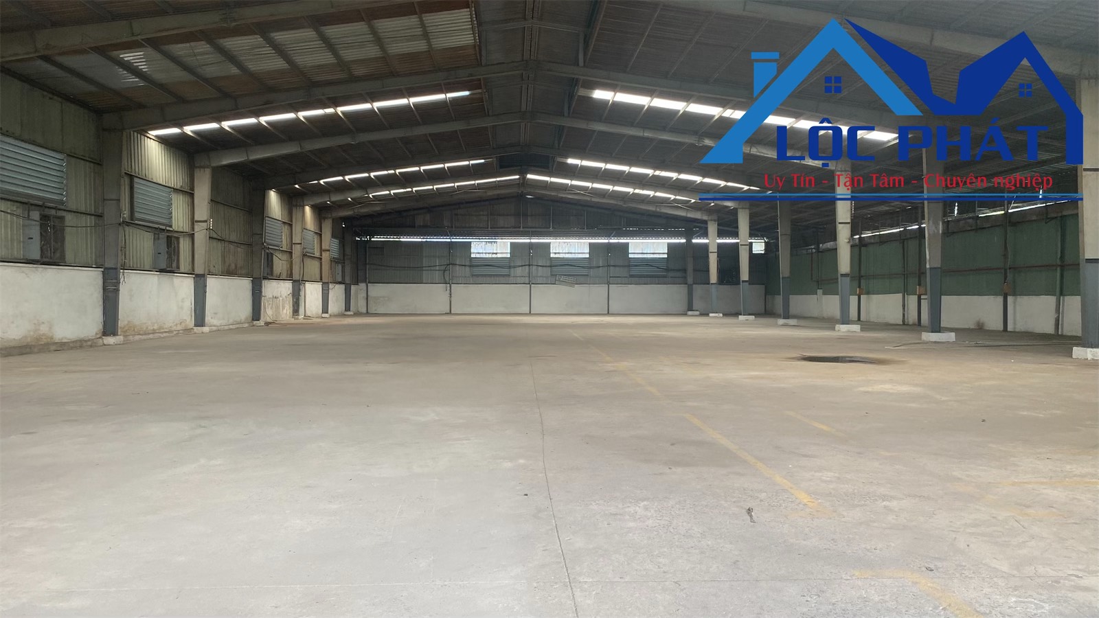 Cho thuê xưởng 2500m2 xã Hố Nai 3, Trảng Bom, Đồng Nai giá tốt 30k/m2 - Ảnh chính