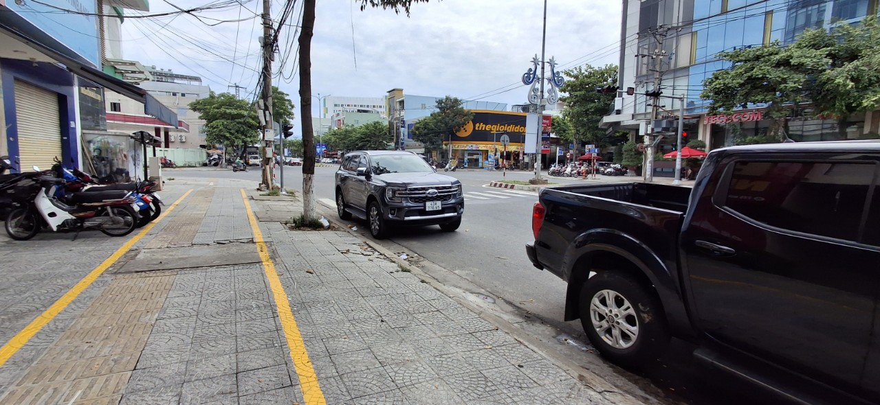 Tòa nhà 5 tầng thang máy Văn phòng làm việc hoặc cho thuê MT Ng Hữu Thọ Hải Châu giá hơn 20 tỷ - Ảnh 3