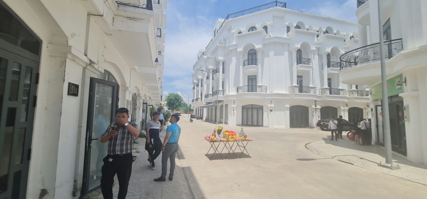 Bán nhà phố Tây Ninh, hiện đại và sang trọng - Ảnh 1