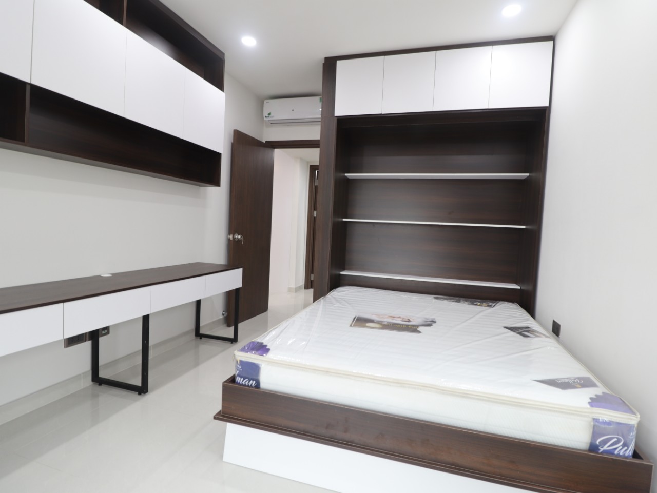 Cho thuê rẻ căn hộ 2 phòng ngủ 68m2 Saigon Royal trung tâm Sài Gòn - Ảnh 3