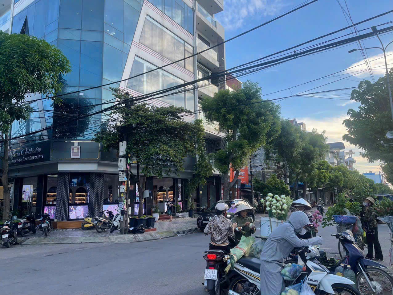 Bán nhà 2 tầng mặt đường đôi Nguyễn Văn Linh, ph Tân Bình, TP HD, 60.1m2, mt 4.57m, KD buôn bán tốt - Ảnh 2