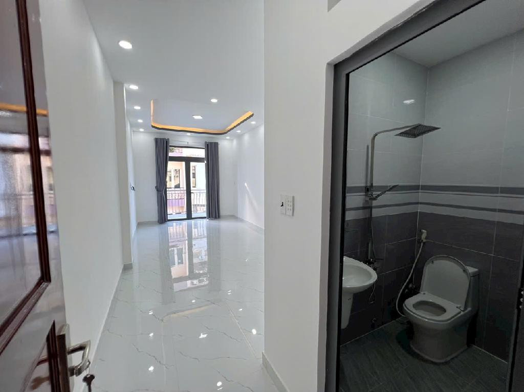 BÁN NHÀ CÁCH MT PHẠM THẾ HIỂN 100m - 69M2 - 4 TẦNG - 4PN - 5WC- NHÀ MỚI XÂY- CHỈ 8.5 TỶ, P.3, Q.8. - Ảnh 3