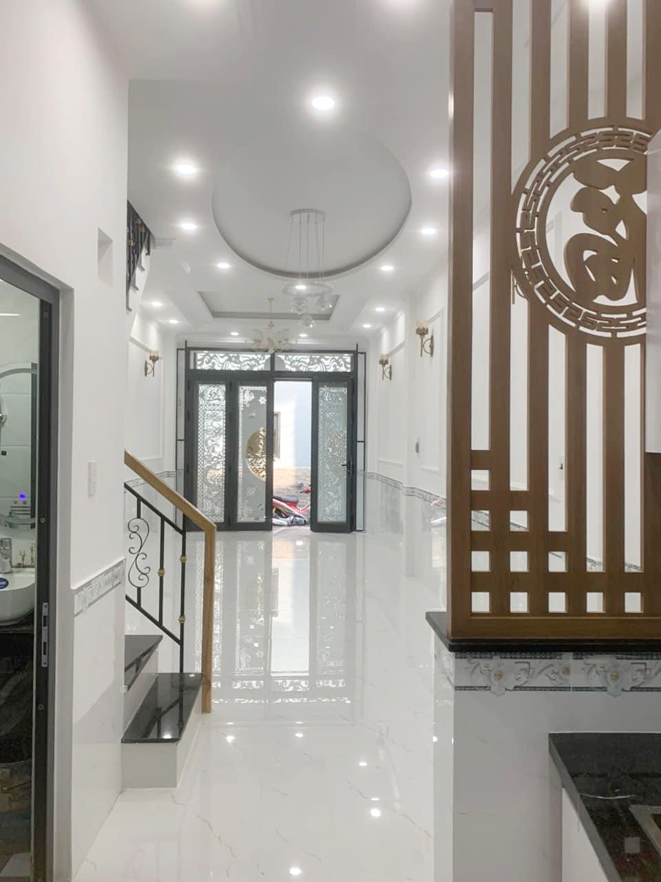 Nhà mới 4 tầng hẻm thông đường Hưng Phú P10Q8 - Ảnh 1