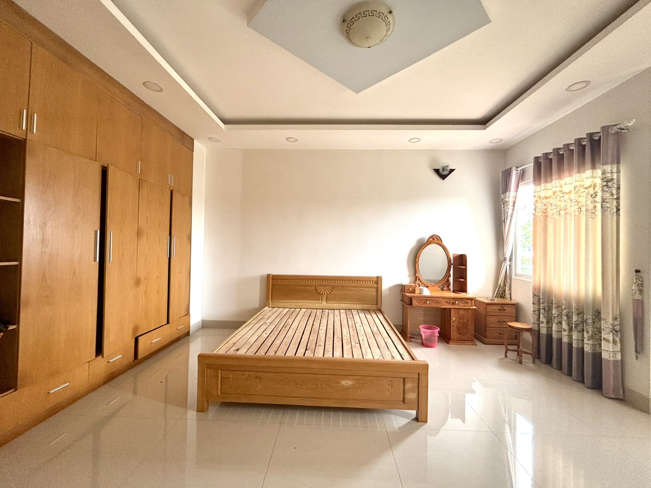 Cho thuê căn biệt thự vườn 150m2, nội thất hiện đại tại Làng Chuyên gia The Oasis, Thuận An, BD - Ảnh 2