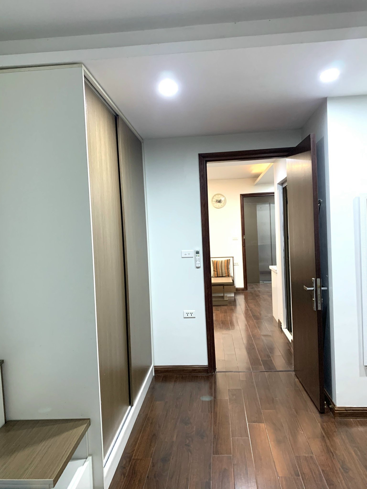 Cho thuê căn hộ 55m2, đầy đủ tiện nghi ngõ 63 phố Giang Văn Minh, Ba Đình, Hà Nội - Ảnh 1