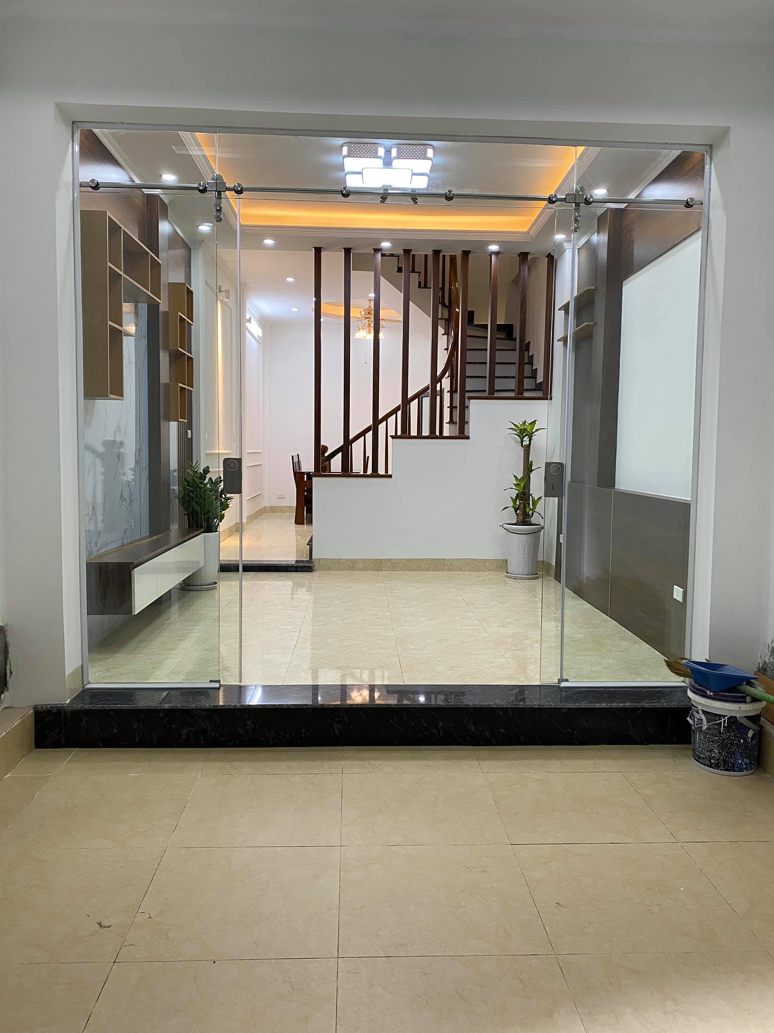 Bán nhà Liễu Giai - 40m2, 5 tầng - gần oto - full nội thất - Ảnh 1