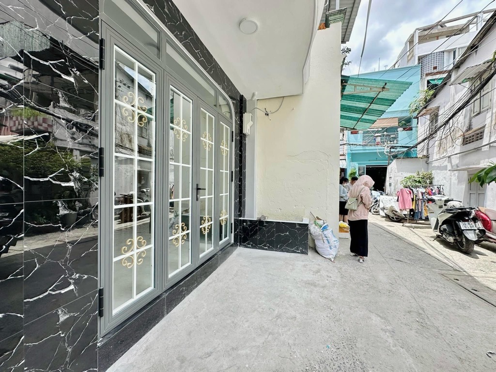 Bán nhà Nguyễn Duy,Bình Thạnh 3 tầng đúc hẻm thông chỉ 4ty150 - Ảnh 2