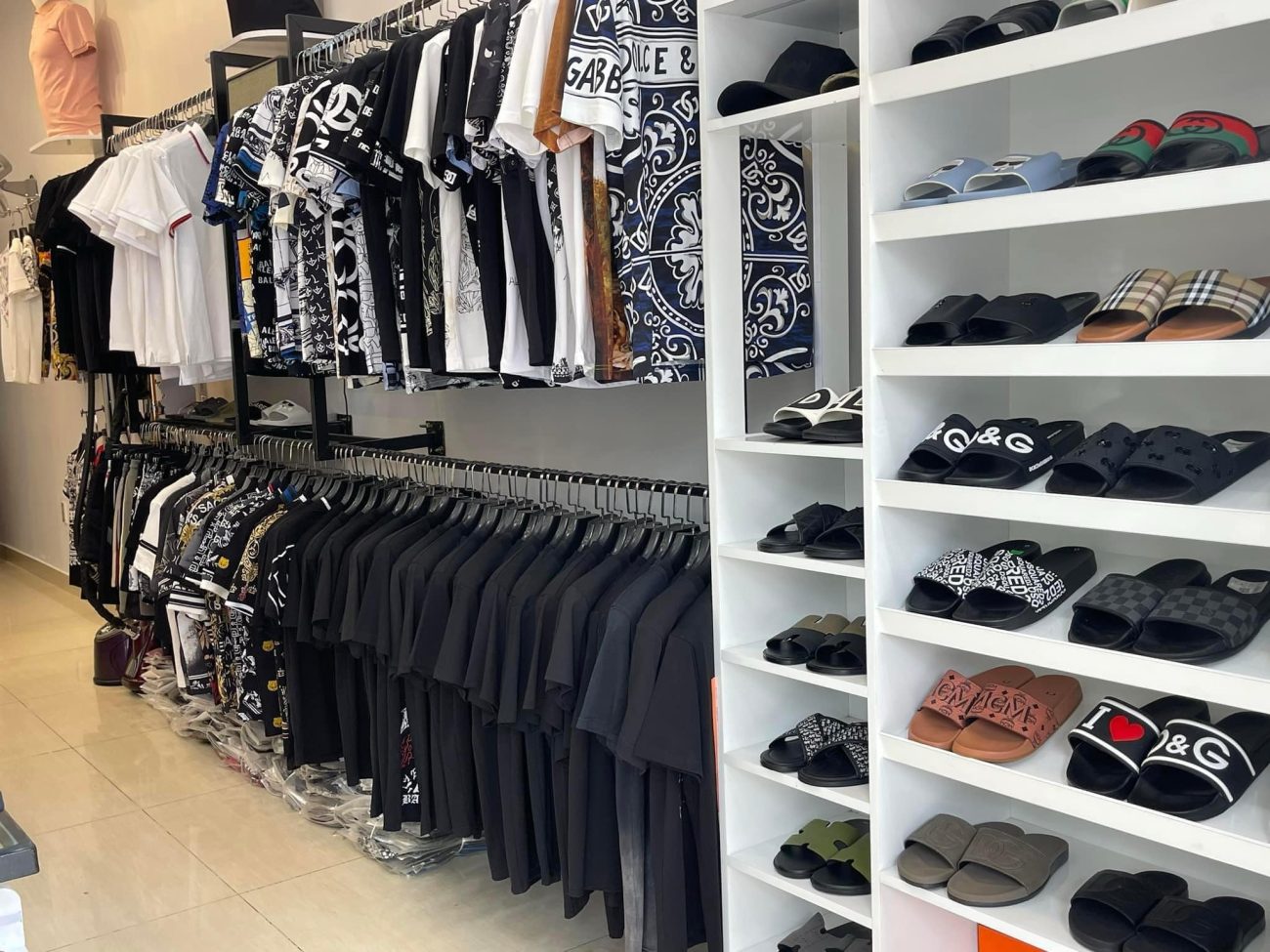 Chuyển hướng kinh doanh nên cần thanh lý toàn bộ cửa hàng hoặc sang nhượng cả cửa hàng shop quần áo - Ảnh 3