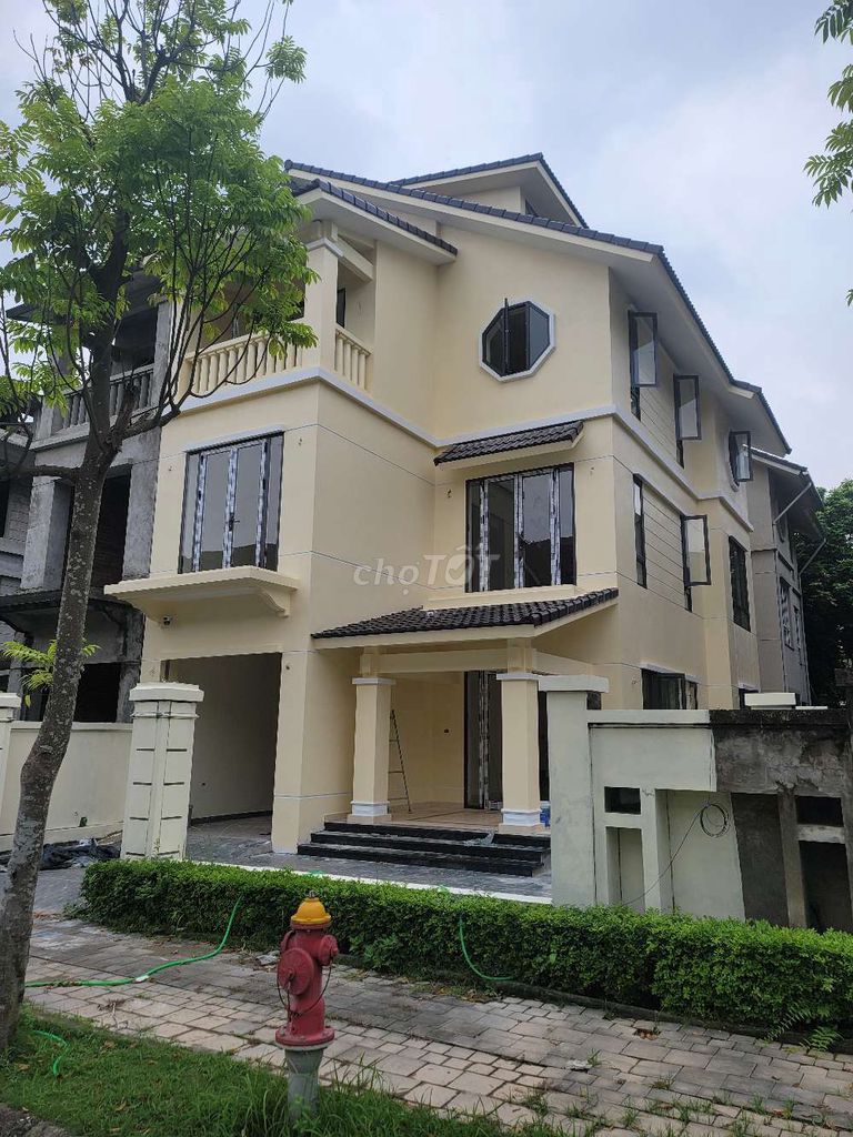 Cho thuê biệt thự mới 3,5 tầng tại KĐT Sunny Garden City, Quốc Oai, Hà Nội - Ảnh chính