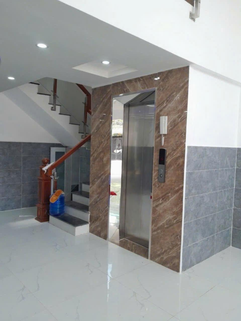 Bán Nhà Mặt Tiền Tân Phú, 100m2, Ngang Khủng 6m, 6 Tầng, Dòng Tiền 70tr, Nhỉnh 12 Tỷ TL. - Ảnh 1