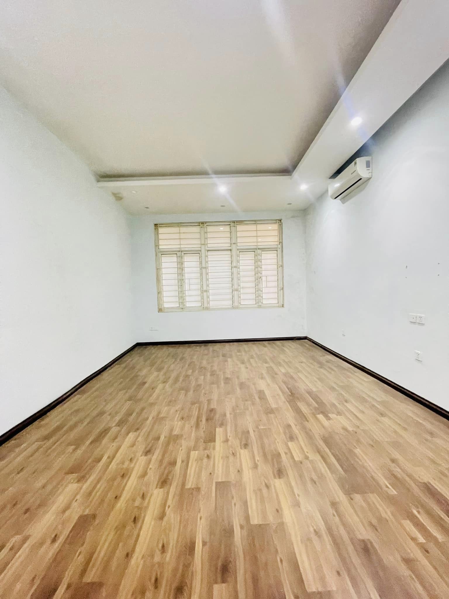 35M2, 5 TẦNG - Ô TÔ TRÁNH ĐỖ, VÀO NHÀ - PHỐ XỐM, ĐH ĐẠI NAM -7 phòng cho thuê - Hơn 4 tỷ - Ảnh chính