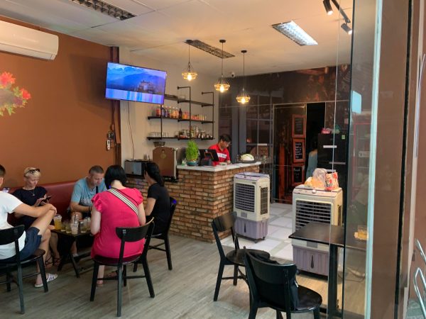 Quận 11 , Quán Đẹp MT đường đông ! Chính chủ Cần Sang Quán Cafe, MB đẹp ngang 16m x 12m, Tel : - Ảnh 2