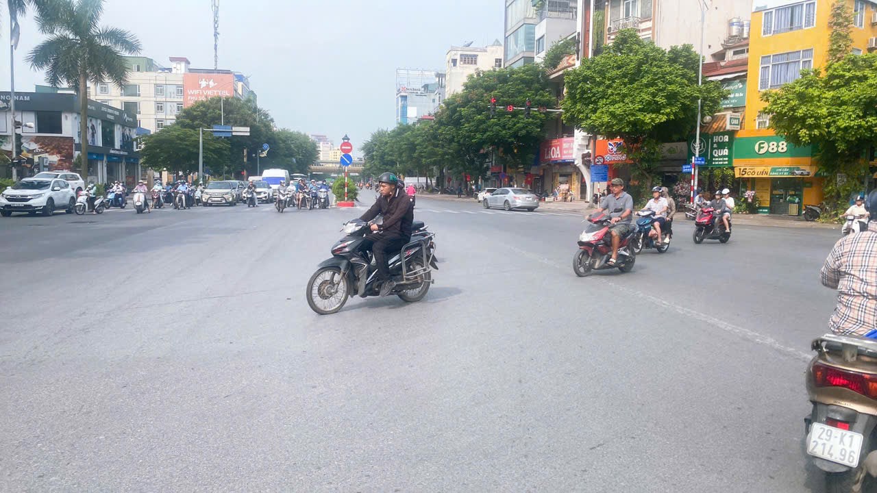 NHÀ ĐẸP NGỌC LÂM 55M, 5T, NỞ HẬU, FULL NỘI THẤT, Ô TÔ NGỦ TRONG NHÀ, THÔNG CÁC NGẢ. - Ảnh 3