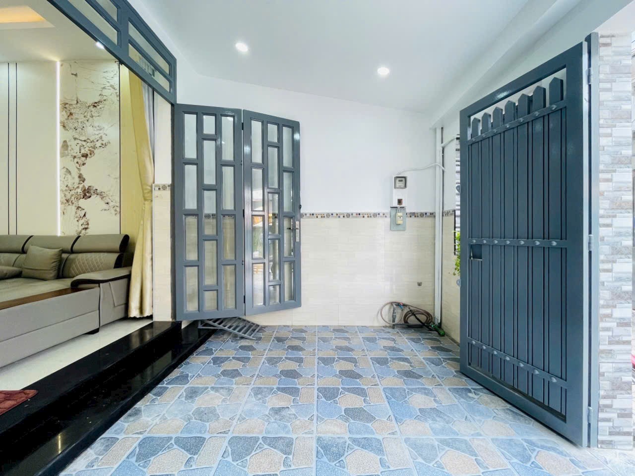 Bán nhà Gò Vấp, 60m2, 2 tầng, full nội thất, nhỉnh 4 tỷ. - Ảnh 1