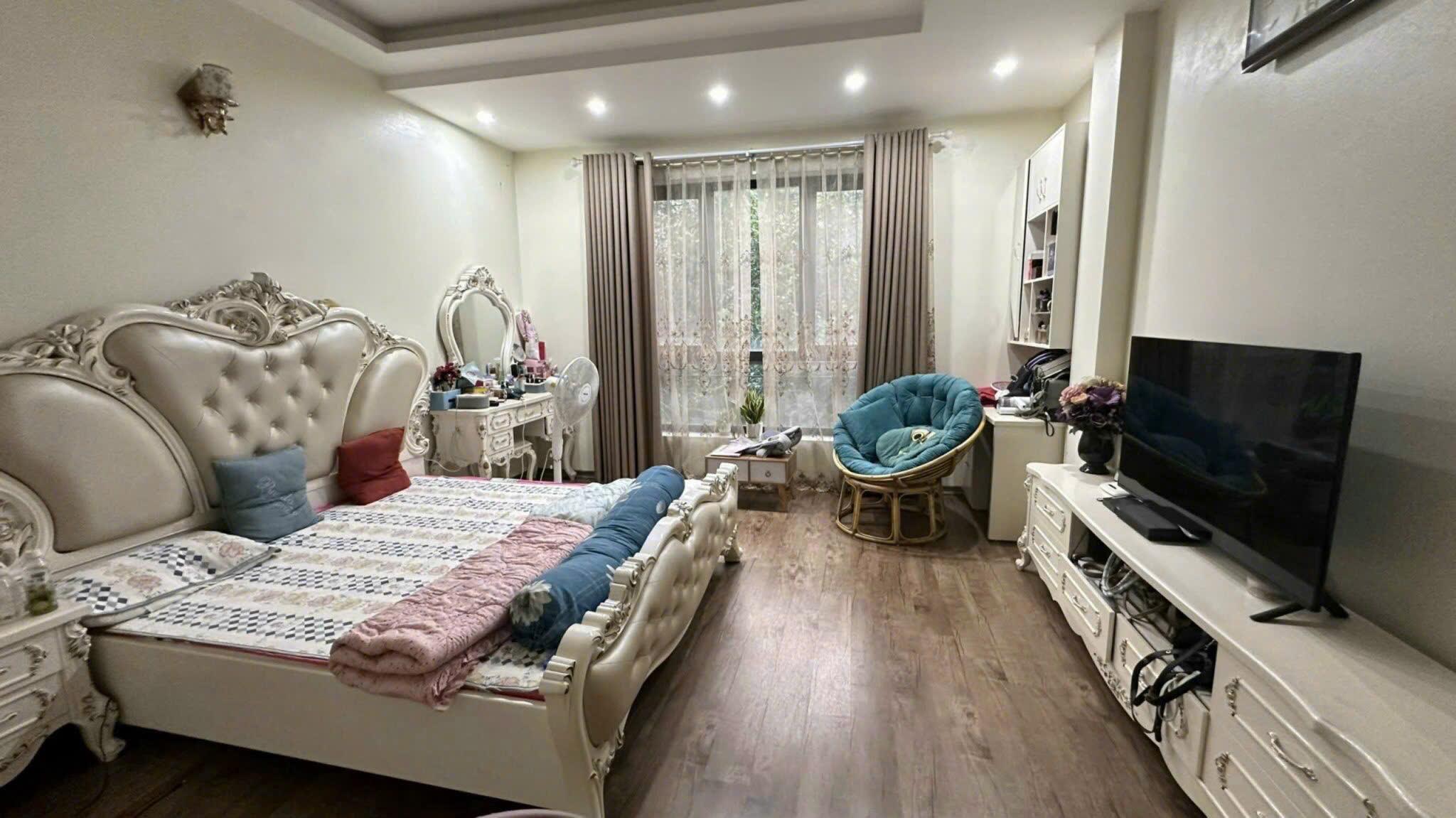 Bán nhà MP gần hồ Thanh Trì, 100m2, MT 5m, đường 30m, kinh doanh sầm uất, chỉ 8.35 tỷ - Ảnh 2