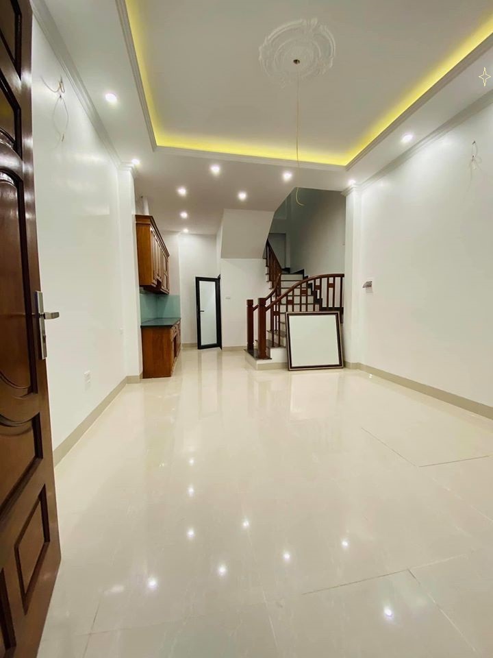 BÁN NHÀ NGUYỄN KHANG 40M2 - GIÁ NHỈNH 6 TỶ - NGÕ THÔNG GẦN PHỐ - 20M Ô TÔ ĐỖ - LÔ GÓC - NHÀ CỰC CHẤT - Ảnh 1