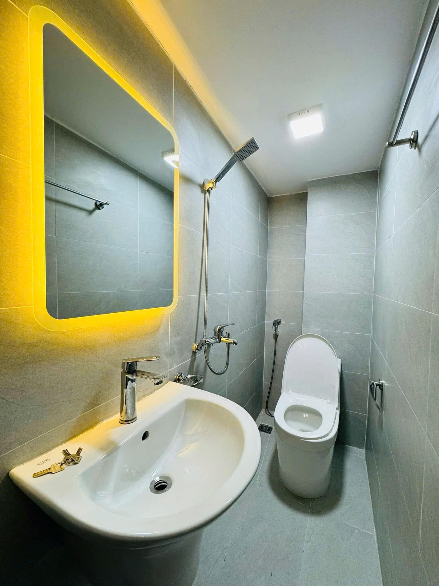 BÁN NHÀ DỊCH VỌNG 40M2 - GIÁ NHỈNH 6 TỶ - NGÕ THÔNG GẦN PHỐ - 20M Ô TÔ ĐỖ - LÔ GÓC - Ảnh 4